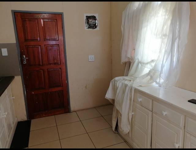 2 BEDROOM HOUSE FOR SALE IN STRETFORD